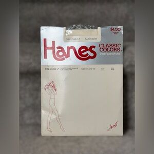 Vintage 1983 NOS Hanes Classic‎ Colors Sheer Pantyhose Plus Size E-F Parchment